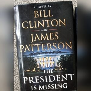 🤩2/$30 The President Is Missing Hardcover By Bill Clinton + James Patterson
